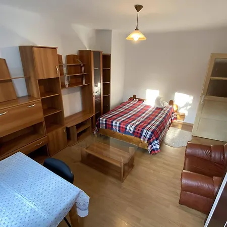 דירה Horea's Crib